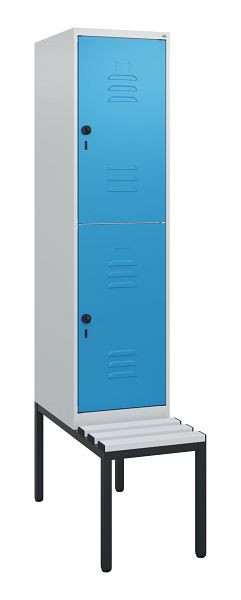 C+P Doppelstöckiger Spind Classic PLUS, Bank, 1950x400x815mm, 7035/5012, Drehriegel, mit untergebauter Sitzbank, 0803505-12 S10064