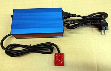 Ebinger oplader 24V - 8Ah, met power connector (rood) voor EP-CART type A+B, 77490