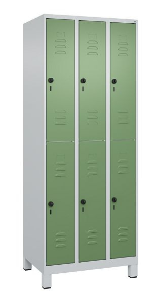 C+P Doppelstöckiger Spind Classic PLUS, Füße, 3 Abteile, 1950x750x500mm, 7035/6011, 080310-39 S10006