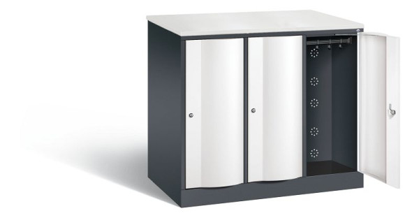 C+P XL lockerkast Resisto, H1077xB1148xD640mm, kleur: zwartgrijs / verkeerswit, 8271-373 S10041
