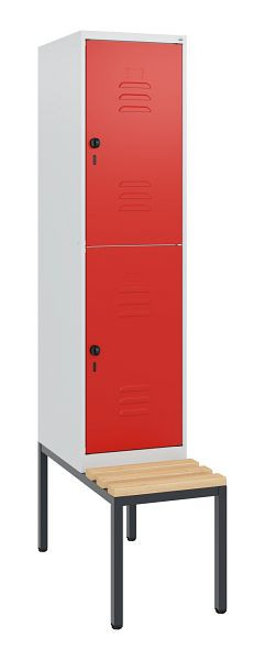 C+P Doppelstöckiger Spind Classic PLUS, Bank, 1950x400x815mm, 7035/3020, Drehriegel, Sitzleisten aus Buche, mit untergebauter Sitzbank, 0803505-12 S10002
