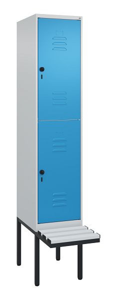 C+P Doppelstöckiger Spind Classic PLUS, 2120x400x815mm, 7035/5012, Drehriegel, mit Untergestell und schwebender Sitzfläche, 0803407-12 S10109