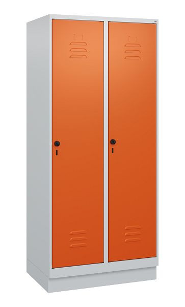 C+P Umkleidespind Classic PLUS, Sockel, 2 Abteile, 1800x800x500mm, 7035/2004, Drehriegel, 0800207-22 S10030