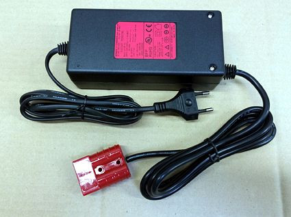 Ebinger oplader 24V - 5Ah, met power connector (rood) voor EP-CART type A+B, 77420