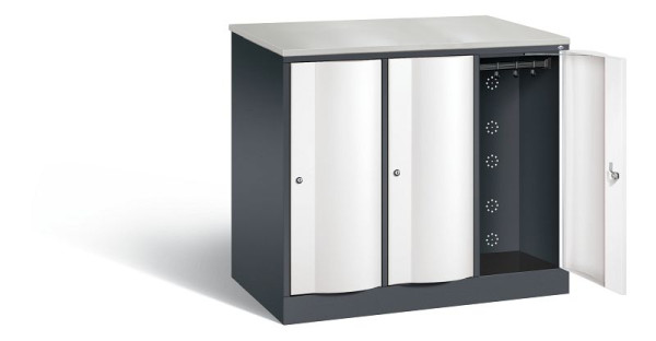 C+P XL lockerkast Resisto, H1077xB1148xD640mm, kleur: zwartgrijs / verkeerswit, 8271-373 S10042