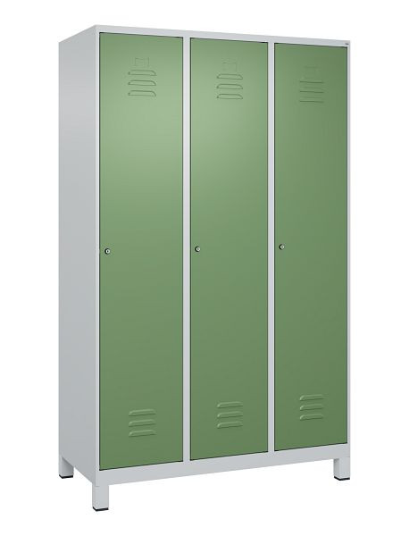 C+P luierkastje Classic PLUS met middenwand, voeten, 3 vakken, 1950x1200x500mm, 7035/6011, cilindersloten, 080010-32F S10024