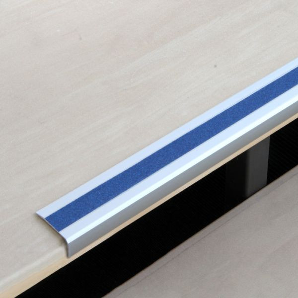 Meelbroek antislip traprandprofiel aluminium met m2 antislip coating, universeel blauw 53x1000x31mm, ATM1BF2