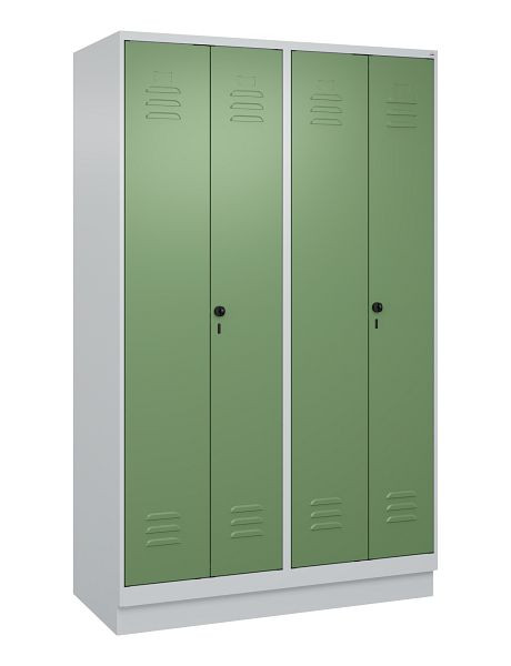 C+P Umkleidespind Classic PLUS, Doppel-Spind, Sockel, 4 Abteile, 1950x1200x500mm, 7035/6011, Drehriegel, 080022-40P S10006