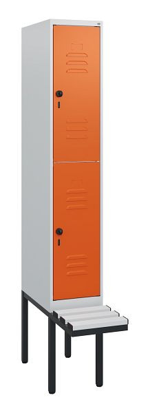 C+P Doppelstöckiger Spind Classic PLUS, 1950x300x815mm, 7035/2004, Drehriegel, mit Untergestell und schwebender Sitzfläche, 0803405-10 S10119