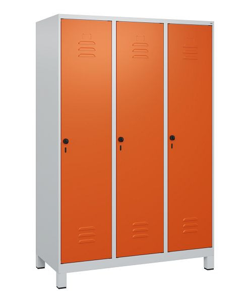 C+P luierkluis Classic PLUS met middenwand, voeten, 3 vakken, 1800x1200x500mm, 7035/2004, veiligheidsdraaigrendel, 0800107-32F S10030