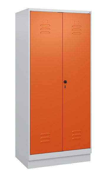 C+P Umkleidespind Classic PLUS, Doppel-Spind, Sockel, 2 Abteile, 1800x800x500mm, 7035/2004, Drehriegel, 0800227-22P S10030