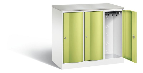 C+P garderobekast Resisto, H1077xB1148xD540mm, kleur: verkeerswit / virid green, 8271-372 S10103