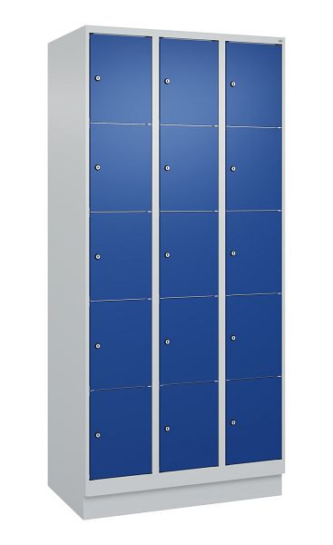 C+P lockerkast Classic PLUS, onderstel, 3 vakken met elk 5 vakken, 1950x900x500mm, 7035/5010, 080020-305 S10003