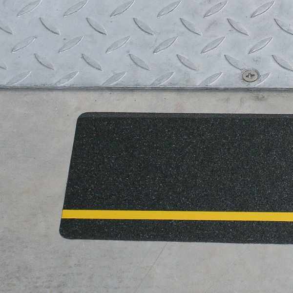 m2 antislipbekleding multifunctionele bekleding zwart met strepen geel 150x610mm, MFB11500600