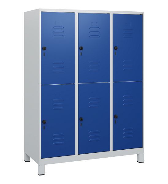 C+P Doppelstöckiger Spind Classic PLUS, Füße, 3 Abteile, 1630x1200x500mm, 7035/5010, Drehriegel, 0803105-32 S10003