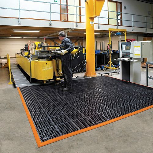 DENIOS ergonomische veiligheidsmat SR 9.30 voor natte ruimtes, helling, 97 x 315cm, 162-176