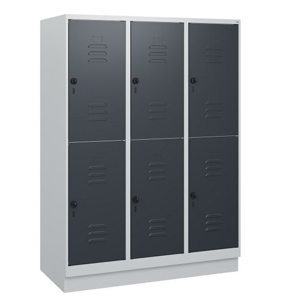 C+P Doppelstöckiger Spind Classic PLUS, Sockel, 3 Abteile, 1630x1200x500mm, 7035/7016, Drehriegel, 0803205-32 S10008
