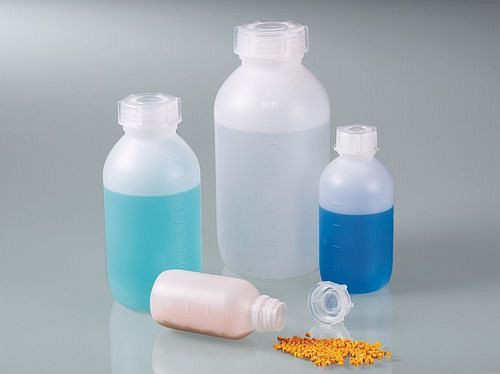 DENIOS fles met wijde hals van HDPE, met reliëfinhoudsschaal, 500 ml, verpakking van 48 stuks, 309699