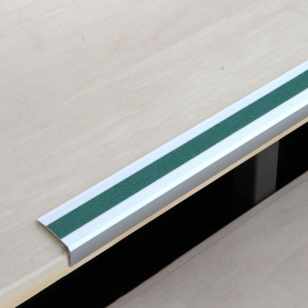 Meelbroek antislip traprandprofiel aluminium met m2 antislipbekleding, universeel groen 53x800x31mm, zelfklevend, ATM1UF3sk