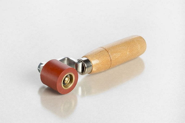 Forsthoff aandrukrol 28 mm eenarmig, kogellager, 6994