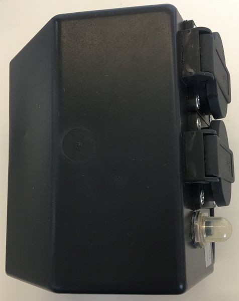 ELMAG PVC deksel compleet voor R80 dynamo, met stopcontacten en thermische zekeringautomaat, 9503383