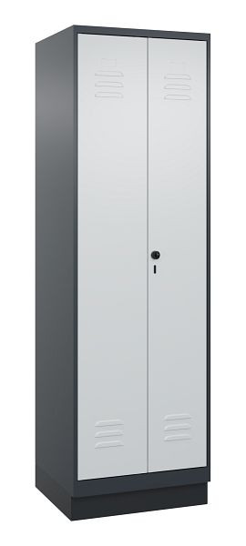 C+P Umkleidespind Classic PLUS, Doppel-Spind, Sockel, 2 Abteile, 1950x600x500mm, 7016/7035, Drehriegel, 080022-20P S10013