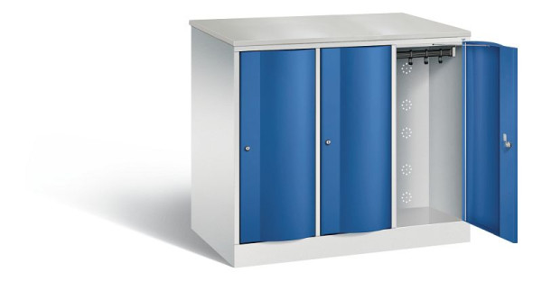 C+P XL lockerkast Resisto, H1077xB1148xD640mm, kleur: lichtgrijs / gentiaanblauw, 8271-373 S10052