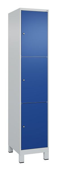 C+P Schließfachschrank Classic PLUS, Füße, 1950x400x500mm, 7035/5010, mit 3 Fächern, 080010-123 S10003