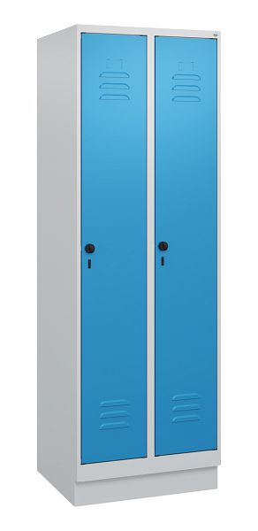 C+P luierkluis Classic PLUS met middenwand, bodem, 2 vakken, 1800x600x500mm, 7035/5012, veiligheidsdraaigrendel, 0800207-20F S10004