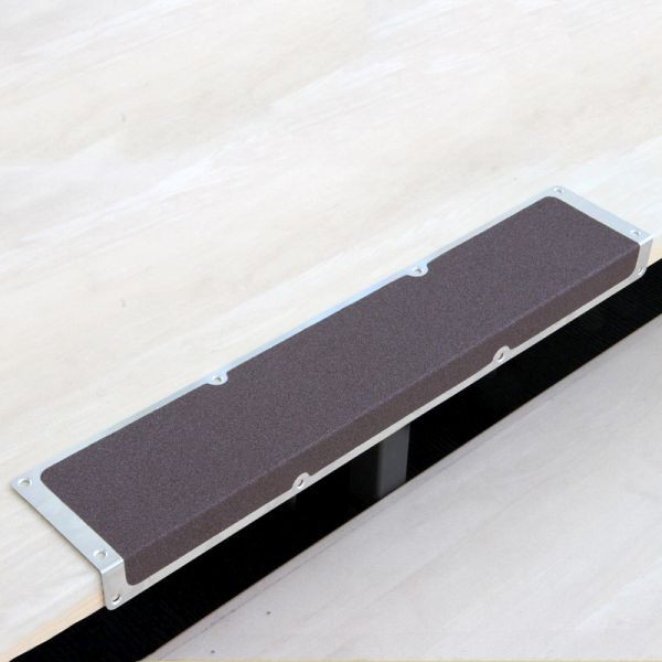 Meelbroek antislip randprofiel aluminium met m2 antislipbekleding, universeel bruin 120x1000x45mm, AKM1OF2
