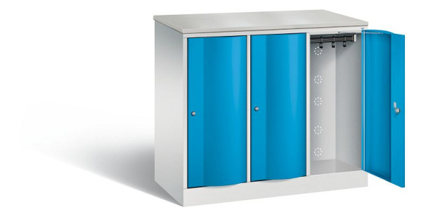 C+P garderobekast Resisto, H1077xB1148xD540mm, kleur: lichtgrijs/lichtblauw, 8271-372 S10084