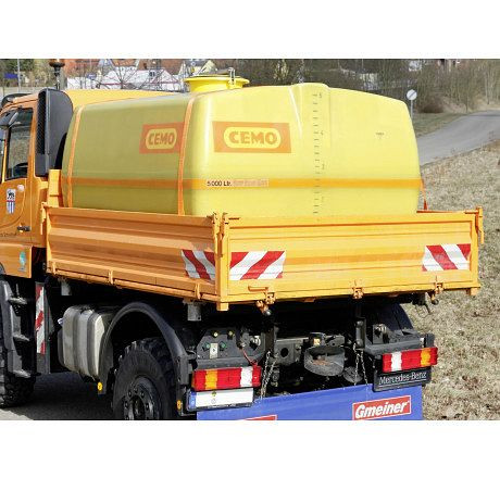 Cemo Barrel 3000 L, koffervormig, Dom 420 vooraan met dwarsschotten, 11039