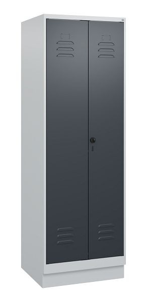 C+P Umkleidespind Classic PLUS, Doppel-Spind, Sockel, 2 Abteile, 1800x600x500mm, 7035/7016, Drehriegel, 0800227-20P S10008