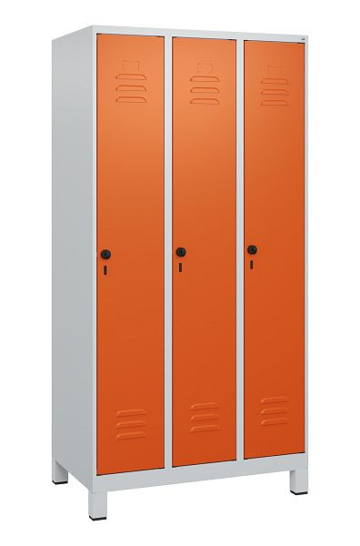 C+P luierkluis Classic PLUS met middenwand, voeten, 3 vakken, 1800x900x500mm, 7035/2004, veiligheidsdraaigrendel, 0800107-30F S10030