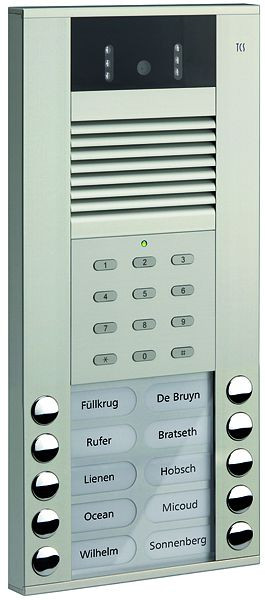 TCS video voordeurstation met 130 graden camera Serie AVE met 10 belknoppen (rechts/links uitgelijnd) met geïntegreerd codeslot, AP zilver, AVE54103-0010
