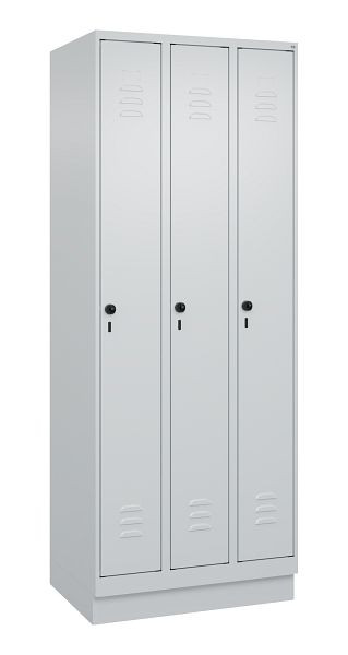 C+P Umkleidespind Classic PLUS, Sockel, 3 Abteile, 1950x750x500mm, 7035/7035, Drehriegel, 080020-39 S10009