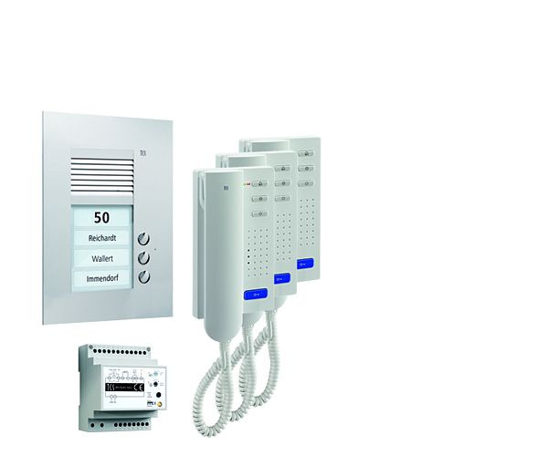 TCS deurbedieningssysteem audio: pack UP voor 3 wooneenheden, met buitenpost PUK 3 belknoppen, 3x deurtelefoon ISH3030, bedieningseenheid BVS20, PPU03-EN / 02
