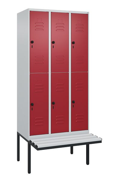 C+P Doppelstöckiger Spind Classic PLUS, 3 Abteile, 2120x900x815mm, 7035/3003, Drehriegel, mit Untergestell und schwebender Sitzfläche, 0803407-30 S10106