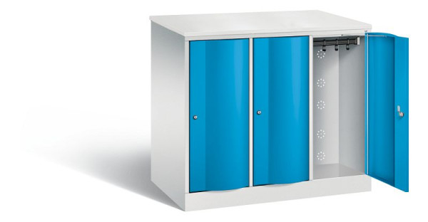 C+P XL lockerkast Resisto, H1077xB1148xD640mm, kleur: lichtgrijs/lichtblauw, 8271-373 S10053