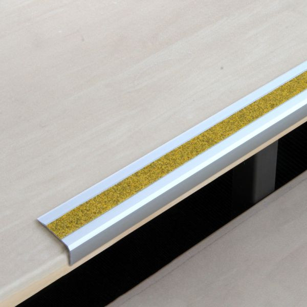 Meelbroek antislip traprandprofiel aluminium met m2 antislipbekleding, Public 46 geel 53x1000x31mm, zelfklevend, ATM9GF2sk
