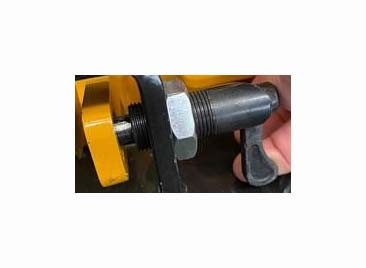 ELMAG slot incl. moer M20x10 voor handgreep, voor alle PC-modellen (voorwaartse trilplaten), 9603034