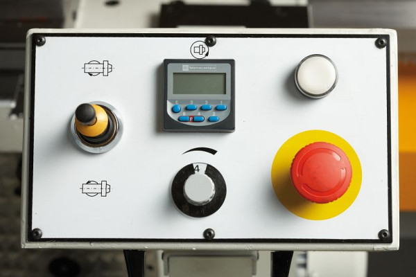 ELMAG universele draaibank, PREMIUM CU 630 hartbreedte 3000 mm, inclusief RÖHM klauwplaat, 88645