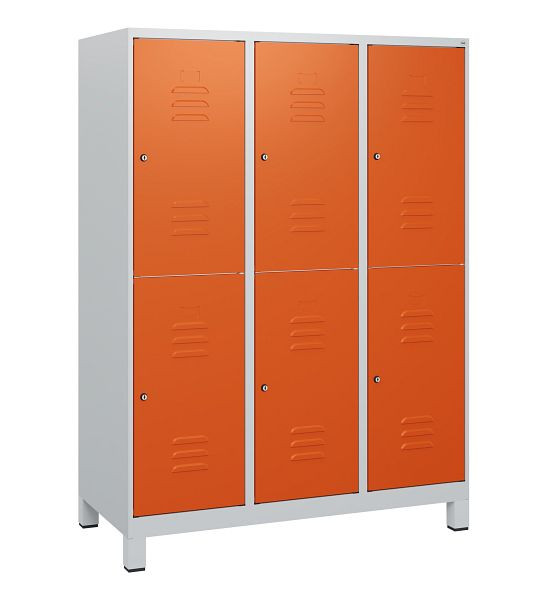 C+P Doppelstöckiger Spind Classic PLUS, Füße, 3 Abteile, 1630x1200x500mm, 7035/2004, Zylinderschlösser, 0803105-32 S10062