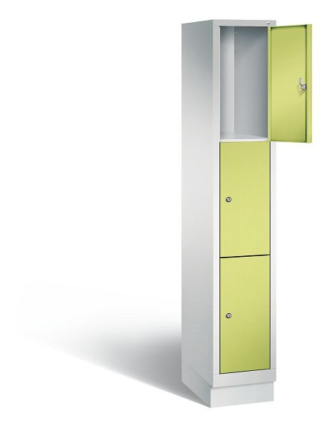 C+P lockerkast Evolo, H1800xB320xD500mm, kleur: lichtgrijs / virid groen, 48020-103 S10110