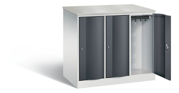 C+P XL lockerkast Resisto, H1077xB1148xD640mm, kleur: lichtgrijs / zwartgrijs, 8271-373 S10058