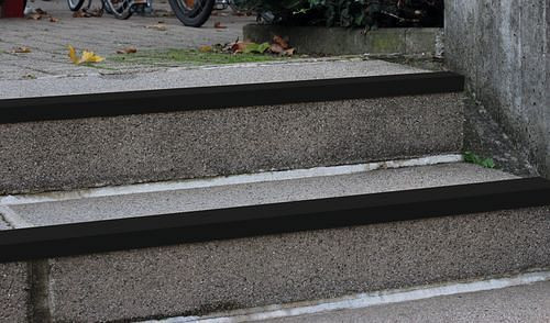 Moravia antisliphoek van GFK, D 70, B 1000 mm, schuine kant 30 mm, zwart, 252166