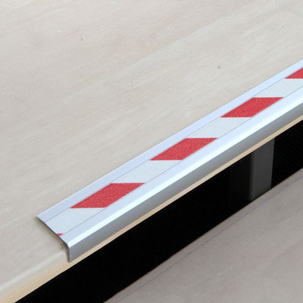 Meelbroek antislip traprandprofiel aluminium met m2 antislip coating, rood/wit 53x800x31mm, zelfklevend, ATM1YF3sk