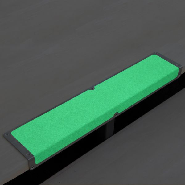 Meelbroek antislip randprofiel aluminium met m2 antislip coating, lichtgevend 120x635x45mm, AKM1NF1