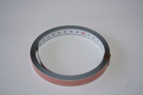 ELMAG meetlint voor start- en landingsbaan, zelfklevend, 5000-0 mm, van rechts naar links, 13 mm breed, 9709296