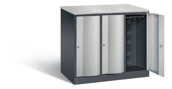 C+P XL lockerkast Resisto, H1077xB1148xD640mm, kleur: zwart-grijs/wit aluminium, 8271-373 S10037